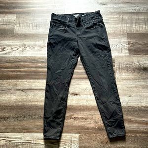 Black Denizen Levi’s jeggings